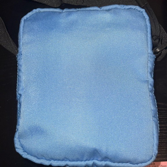 Lacoste Bag - Picture 2 of 3